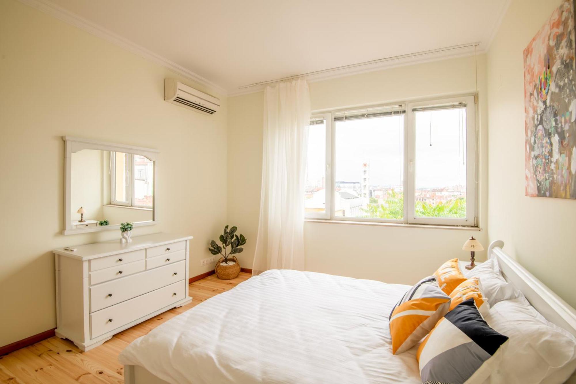 A Luxurious 2 Bedroom Apartment In Center Sofia Esterno foto